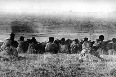 Bulgarian soldiers waiting to begin the assault on Adrianople during the Balkan Wars