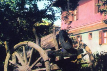 Replica of a cherrywood cannon used by insurgents in Panagyurishte in 1876