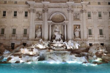 trevi-featured-night