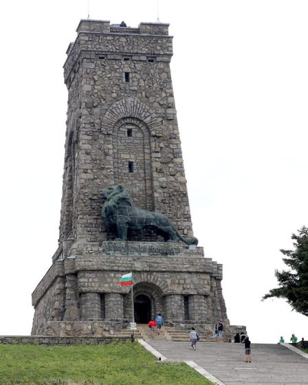 shipka monument, liberty memorial, bulgaria, monument, landmark, landscape, architecture