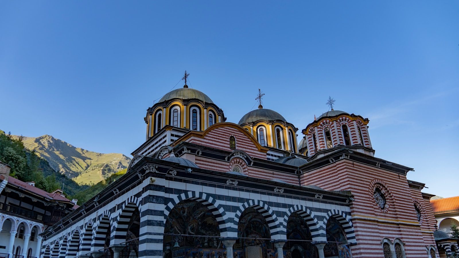 The domed Sofia Synagogue viewed from the street