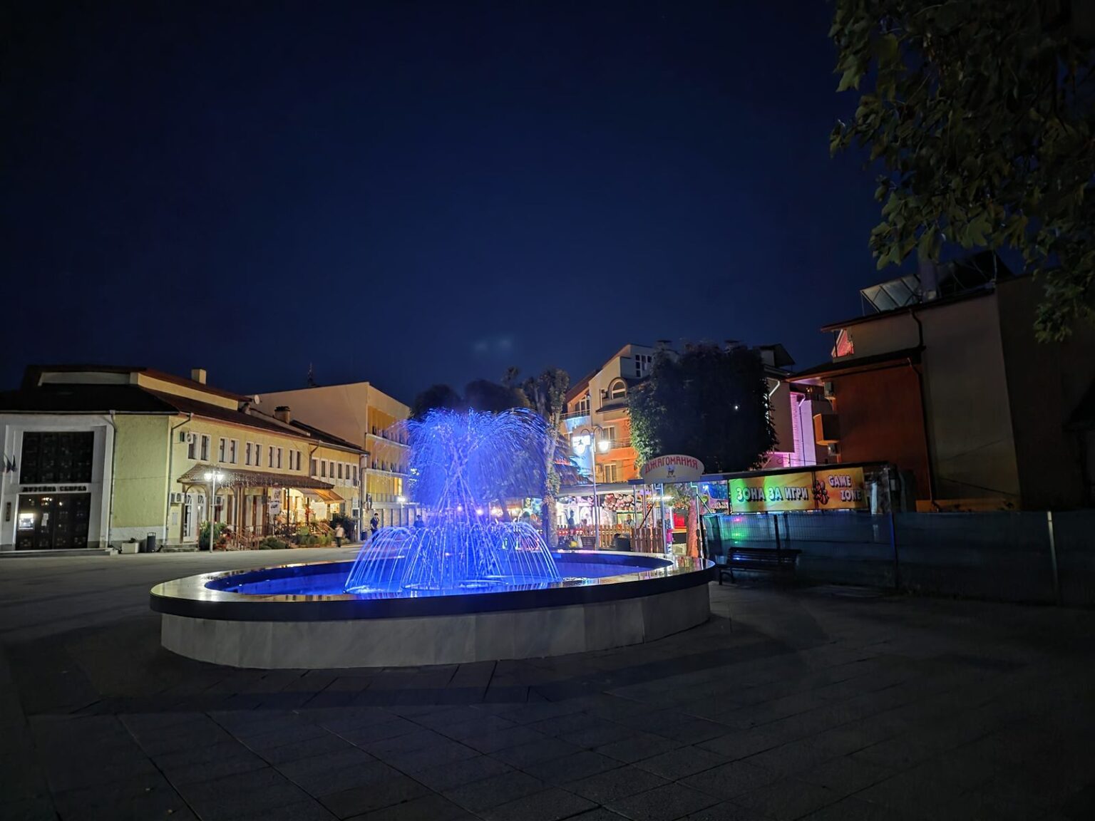 Illuminated fountain in Devin town centre