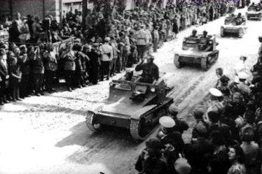 Bulgarian troops entering Dobrich after Southern Dobruja returned in 1940