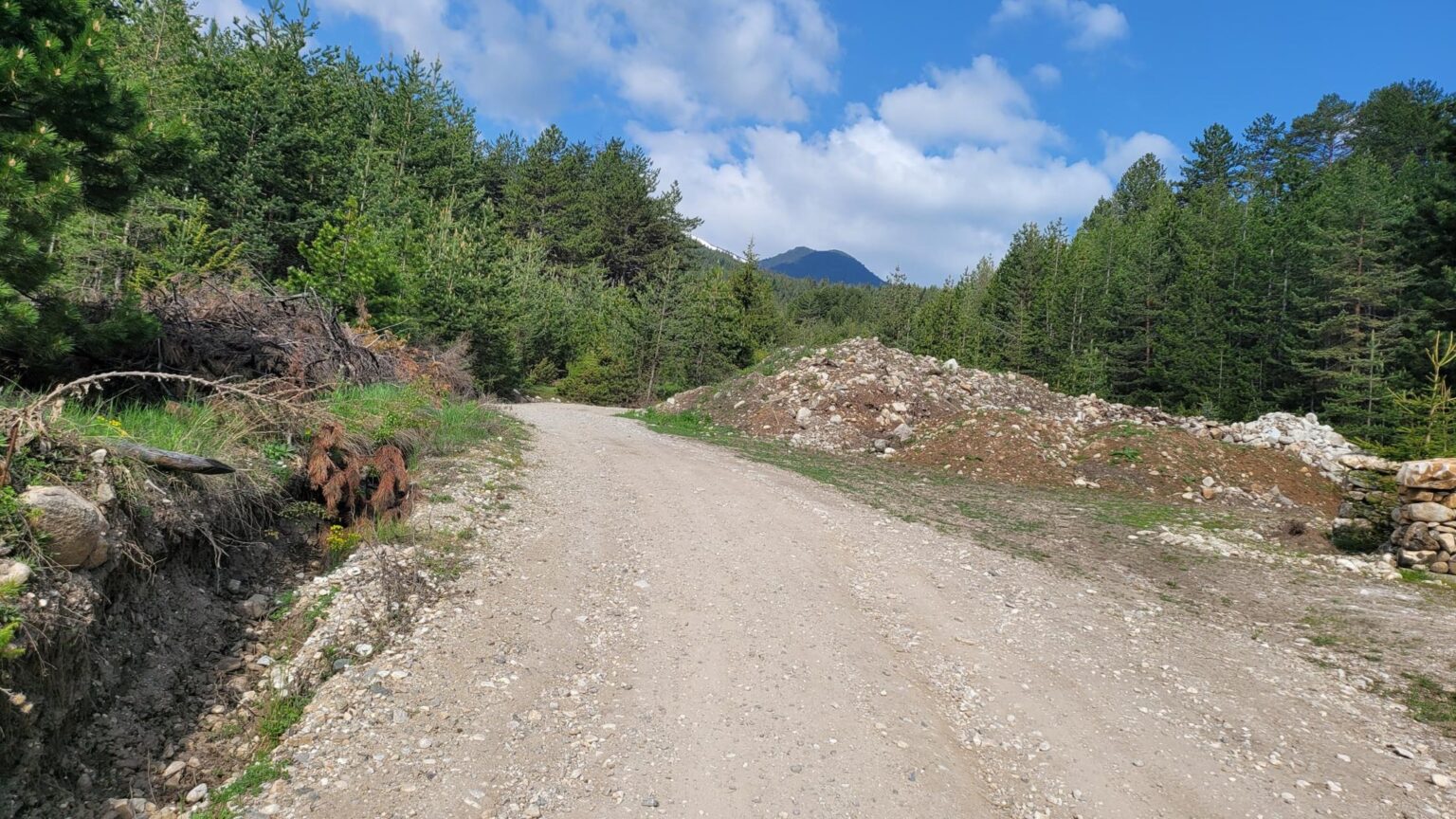 Bansko Without the Skiing or the Spa?! A Guide to Getting Properly Lost in the Mountains