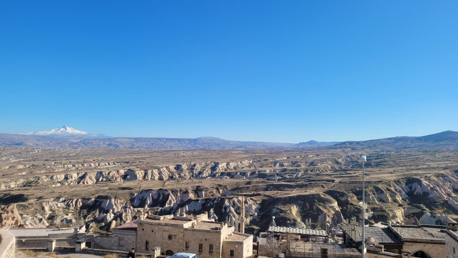 Uçhisar and its rock castle — 7