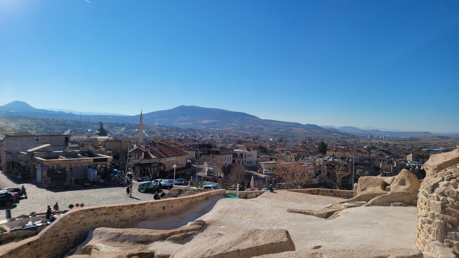 Uçhisar and its rock castle — 10