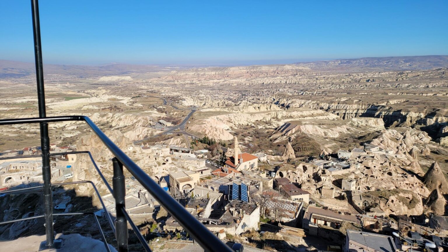 Uçhisar and its rock castle — 13