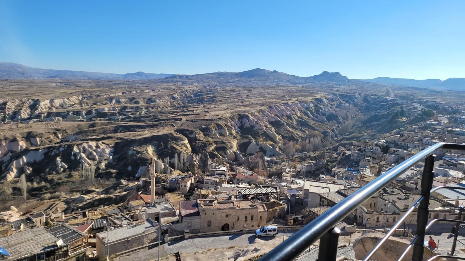 Uçhisar and its rock castle — 14