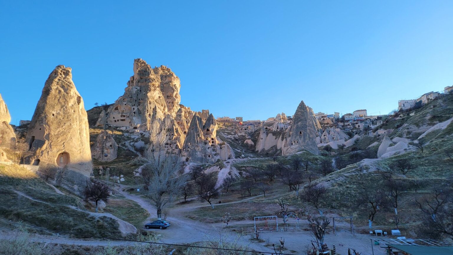 Uçhisar and its rock castle — 29