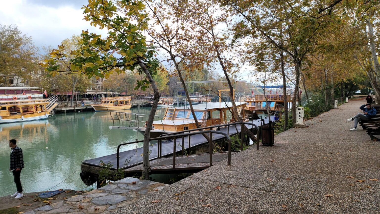Manavgat, Türkiye — 25