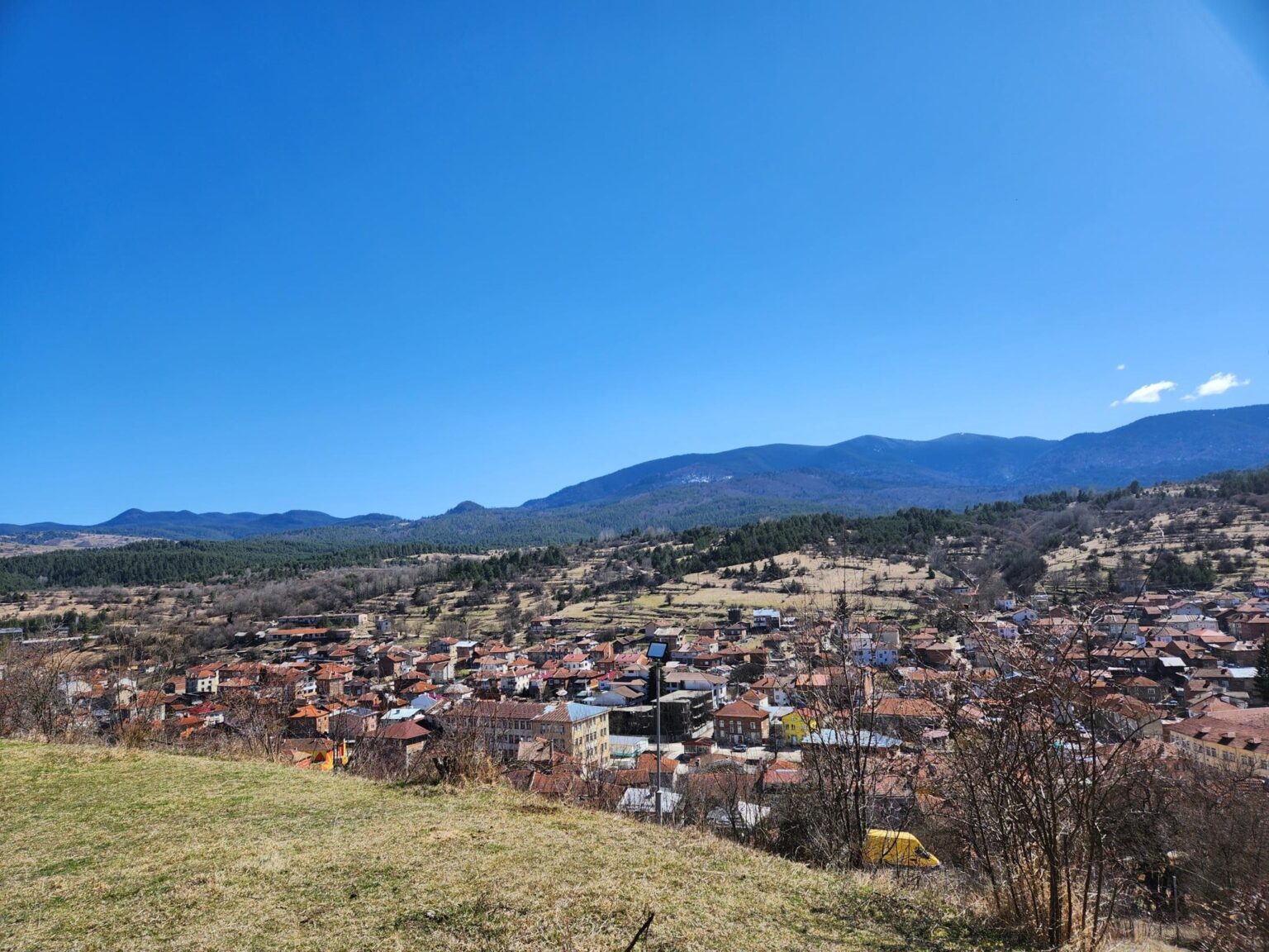 The 1978 memorial above Batak and the panorama over the town - photo 8