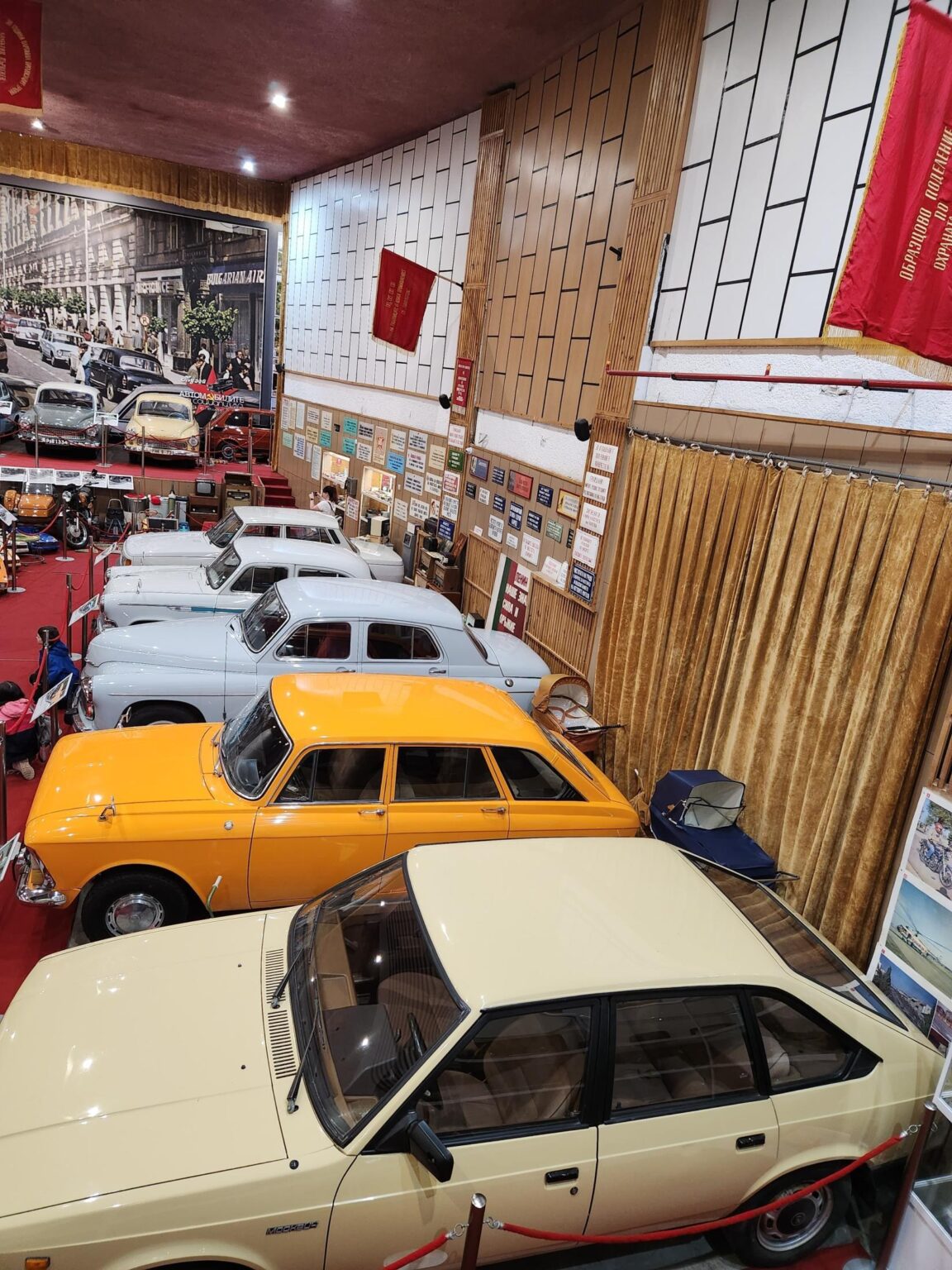 Retro cars and everyday objects in the Museum of the Cars of Socialism in Peshtera - photo 4