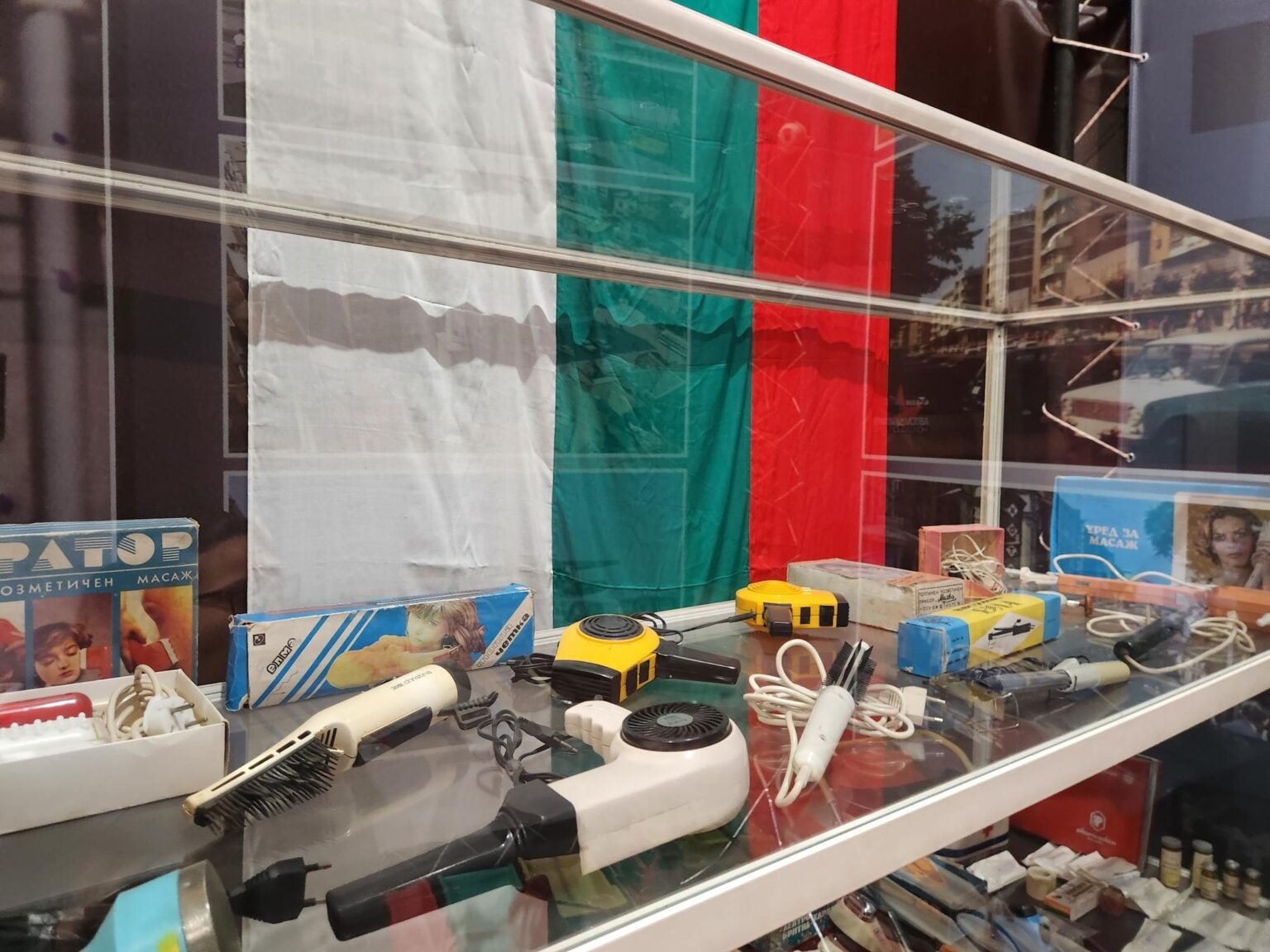 Retro cars and everyday objects in the Museum of the Cars of Socialism in Peshtera - photo 31