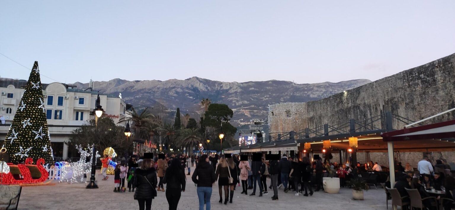 Budva on New Year's Eve afternoon — 11
