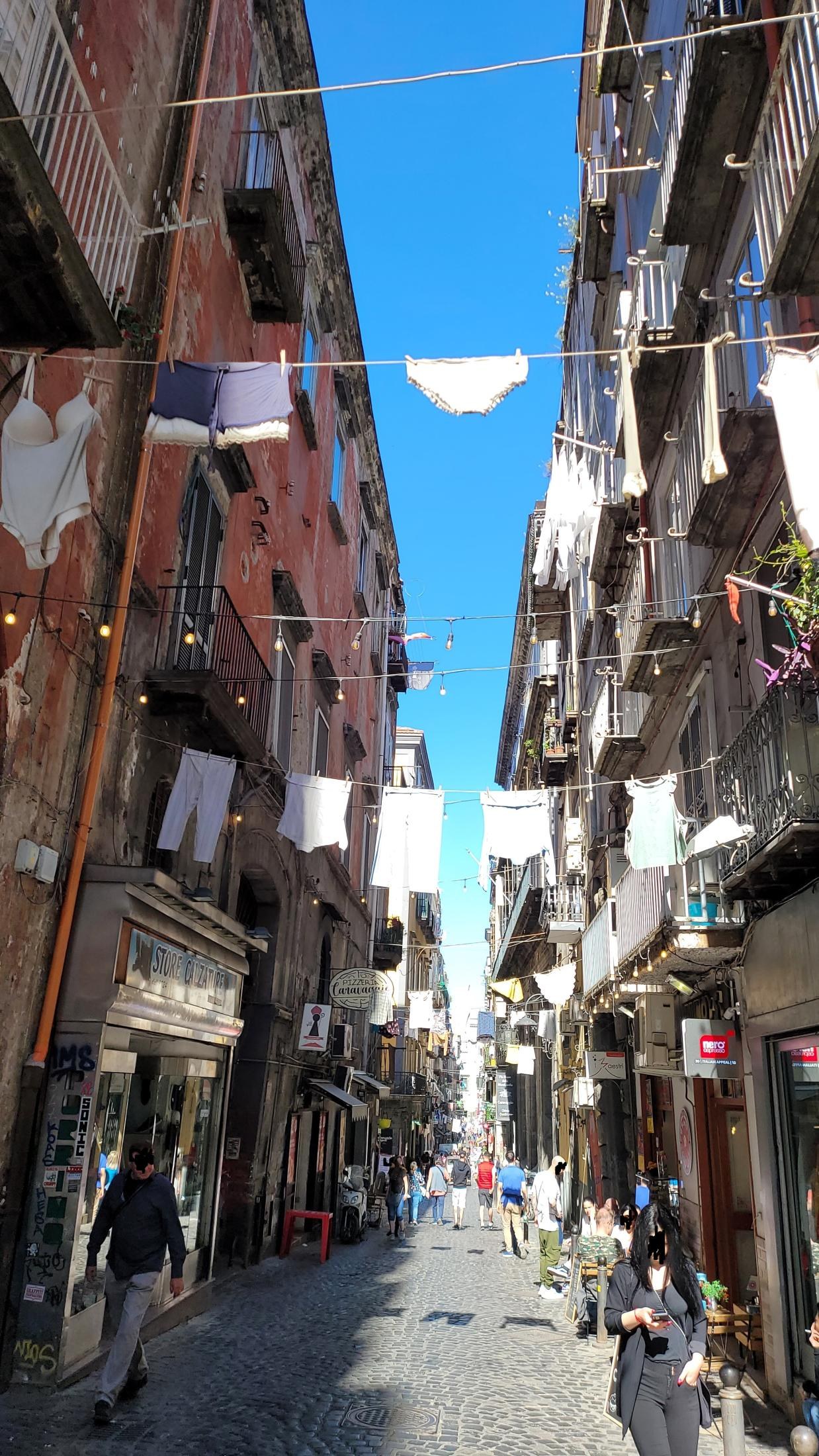 An Imperfect Italy, or How "See Naples and Die" Turned Out to Be a Mistranslation