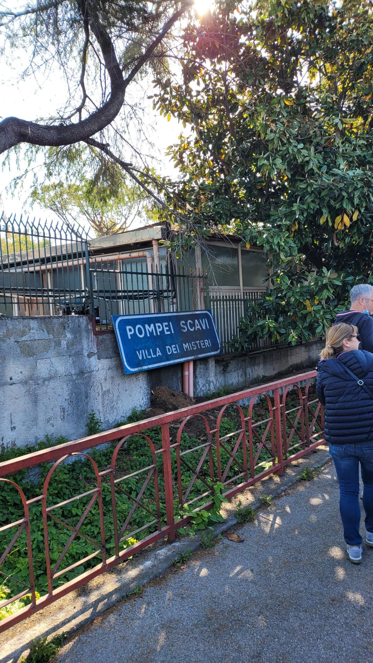 An Imperfect Italy, or How "See Naples and Die" Turned Out to Be a Mistranslation