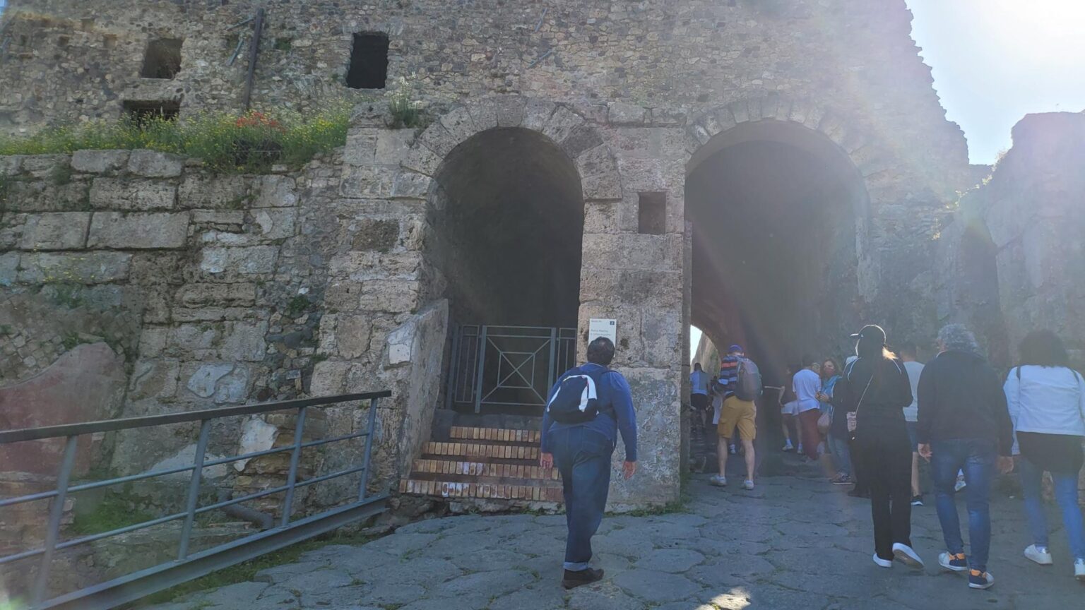 An Imperfect Italy, or How "See Naples and Die" Turned Out to Be a Mistranslation