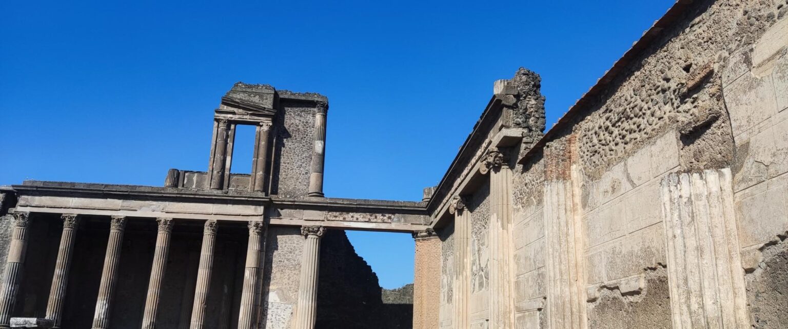 An Imperfect Italy, or How "See Naples and Die" Turned Out to Be a Mistranslation