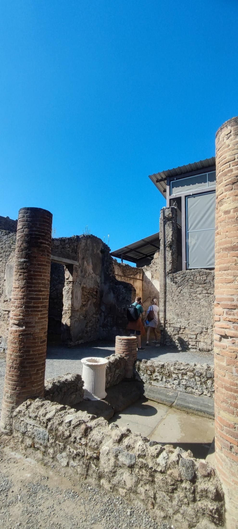 An Imperfect Italy, or How "See Naples and Die" Turned Out to Be a Mistranslation