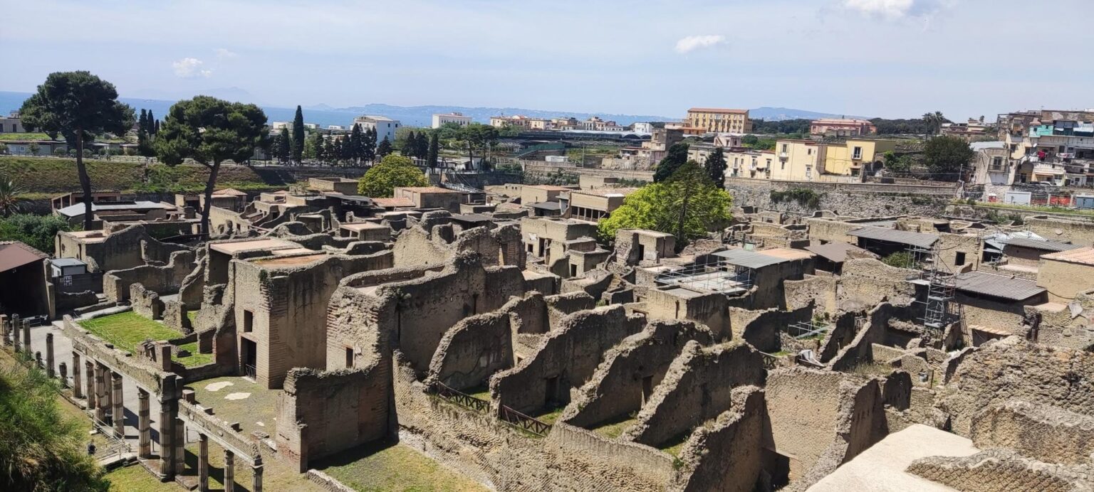 An Imperfect Italy, or How "See Naples and Die" Turned Out to Be a Mistranslation