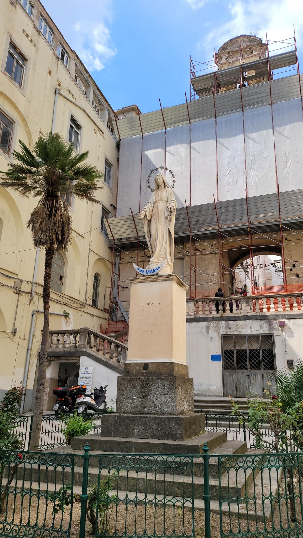 An Imperfect Italy, or How "See Naples and Die" Turned Out to Be a Mistranslation