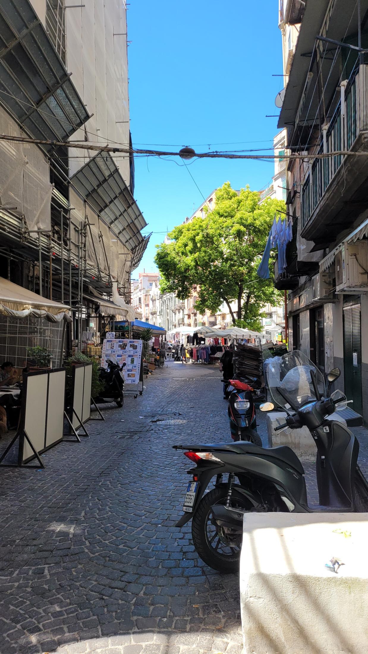 An Imperfect Italy, or How "See Naples and Die" Turned Out to Be a Mistranslation