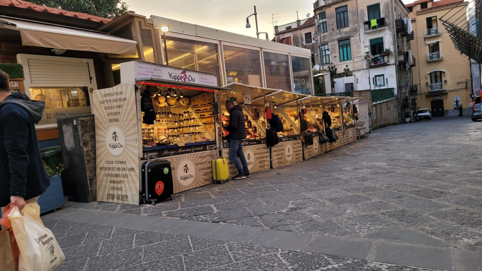 An Imperfect Italy, or How "See Naples and Die" Turned Out to Be a Mistranslation