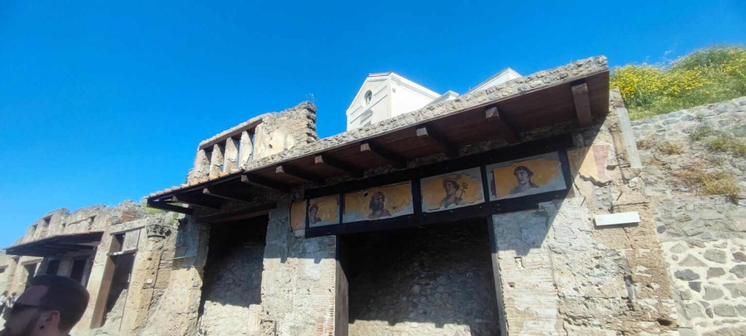 An Imperfect Italy, or How "See Naples and Die" Turned Out to Be a Mistranslation
