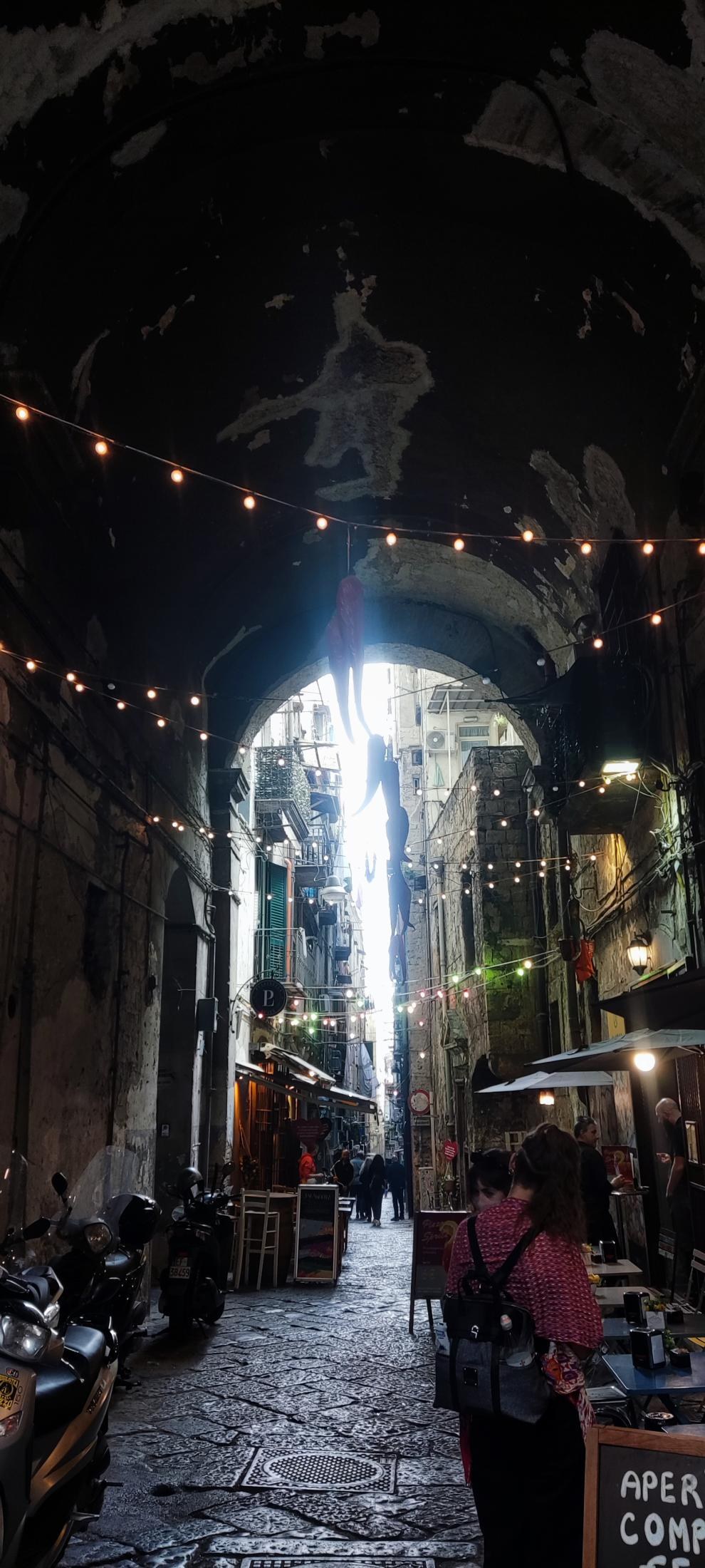 An Imperfect Italy, or How "See Naples and Die" Turned Out to Be a Mistranslation