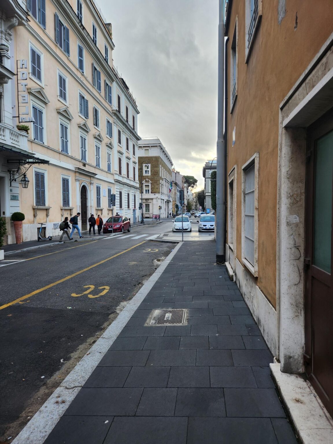 Rome in 8 Days: Walking 100 km Through a History Textbook