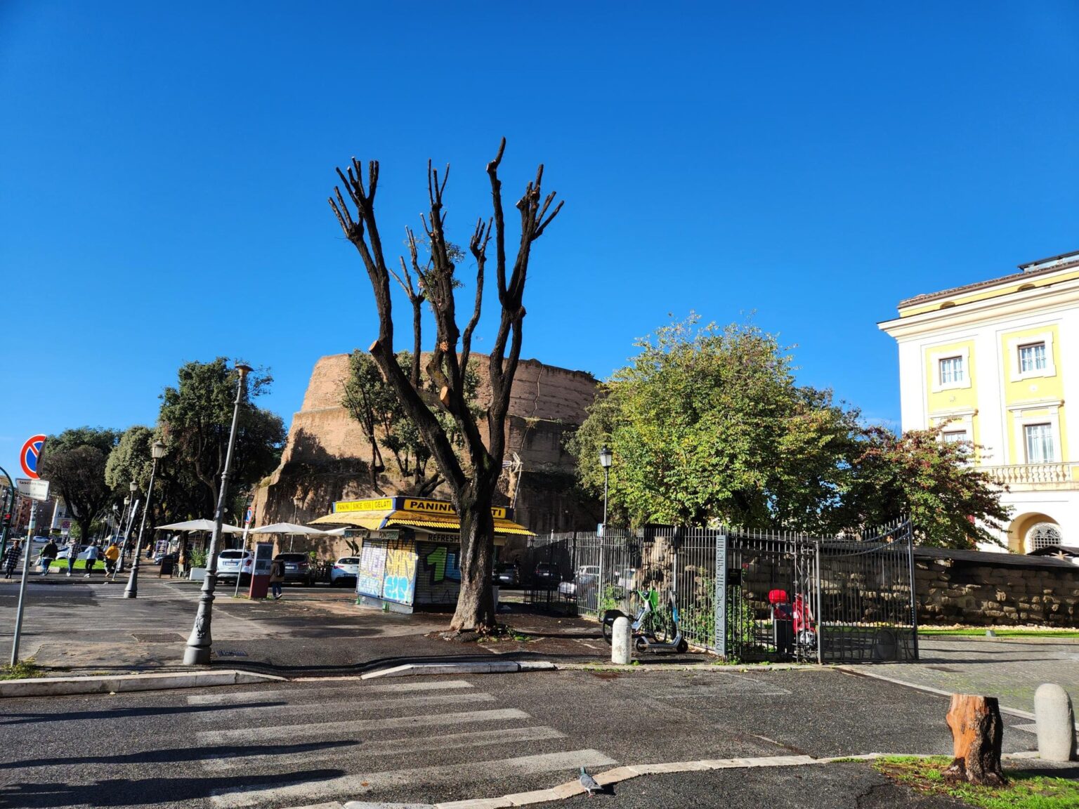 Rome in 8 Days: Walking 100 km Through a History Textbook