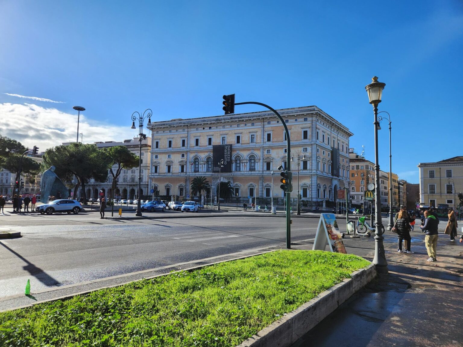 Rome in 8 Days: Walking 100 km Through a History Textbook