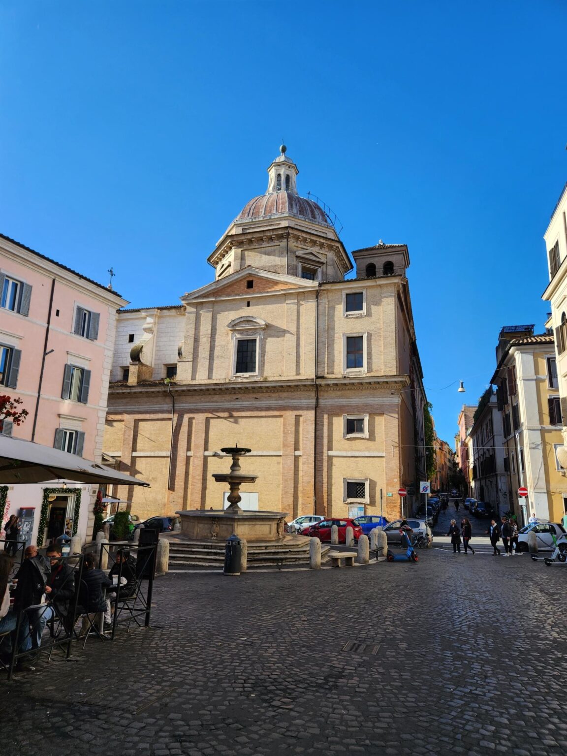 Rome in 8 Days: Walking 100 km Through a History Textbook