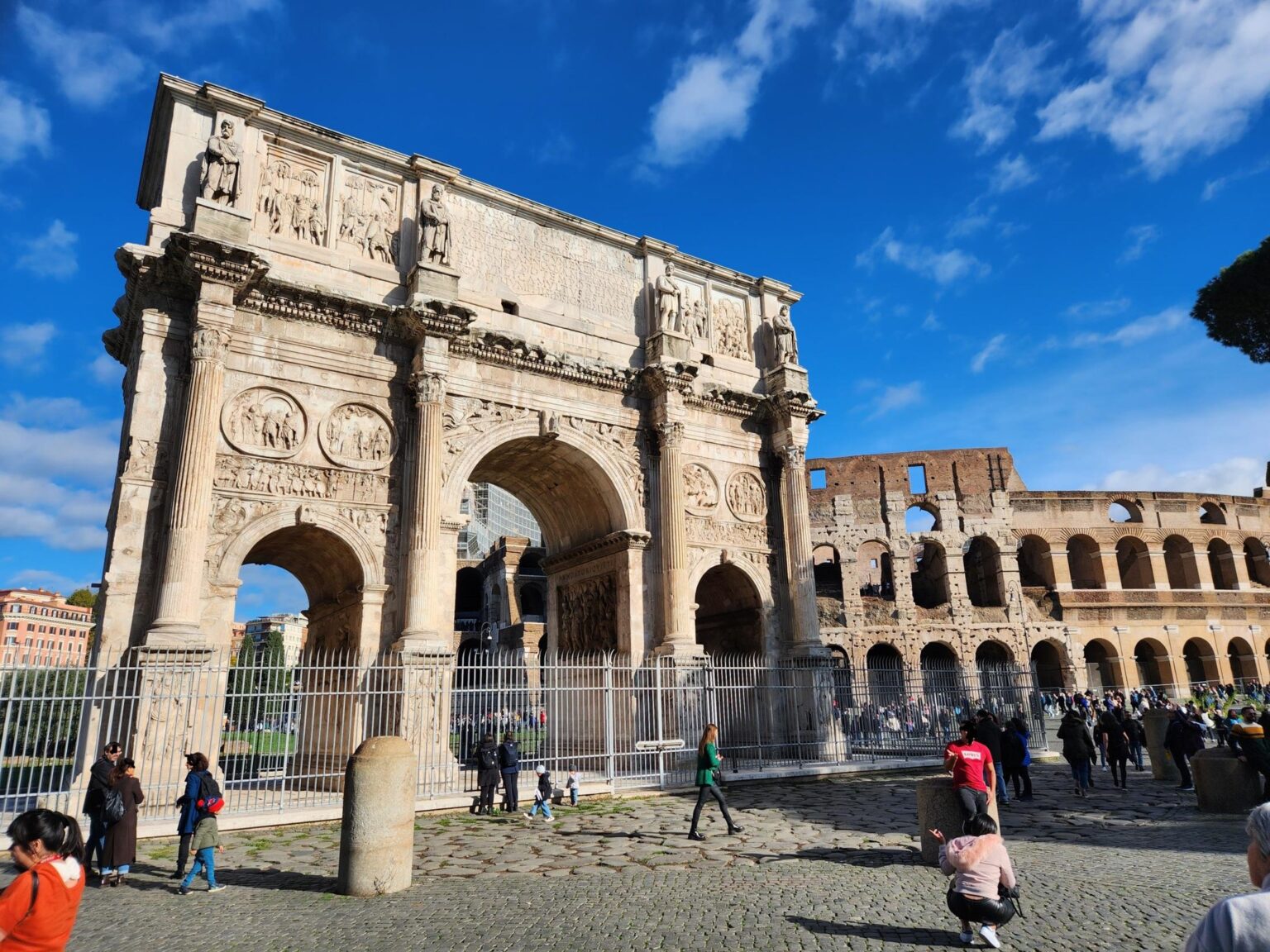 Rome in 8 Days: Walking 100 km Through a History Textbook