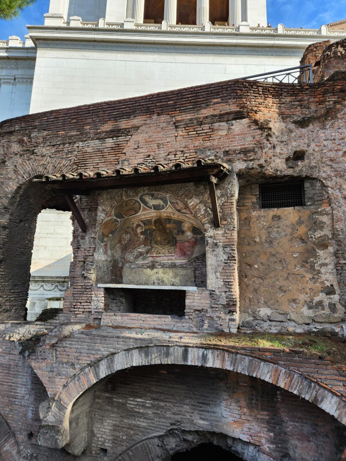 Rome in 8 Days: Walking 100 km Through a History Textbook