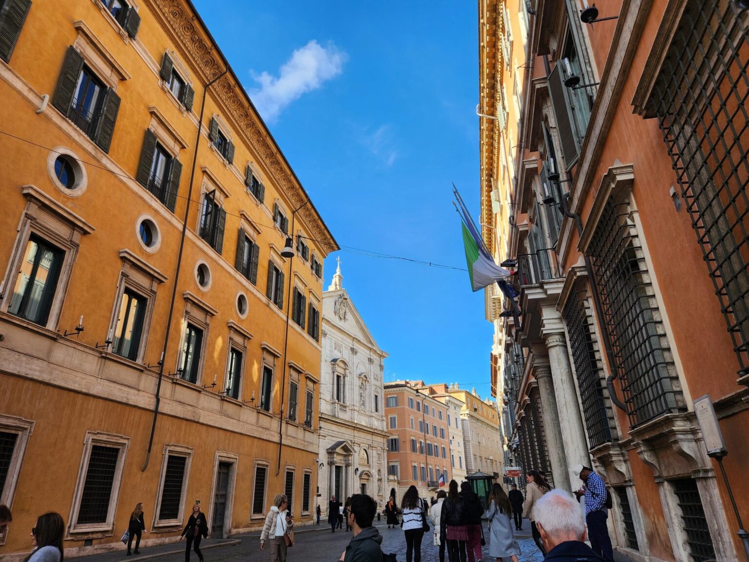 Rome in 8 Days: Walking 100 km Through a History Textbook