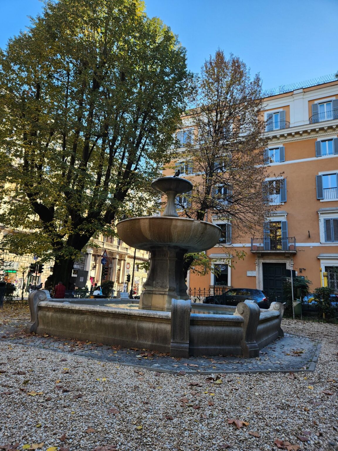 Rome in 8 Days: Walking 100 km Through a History Textbook