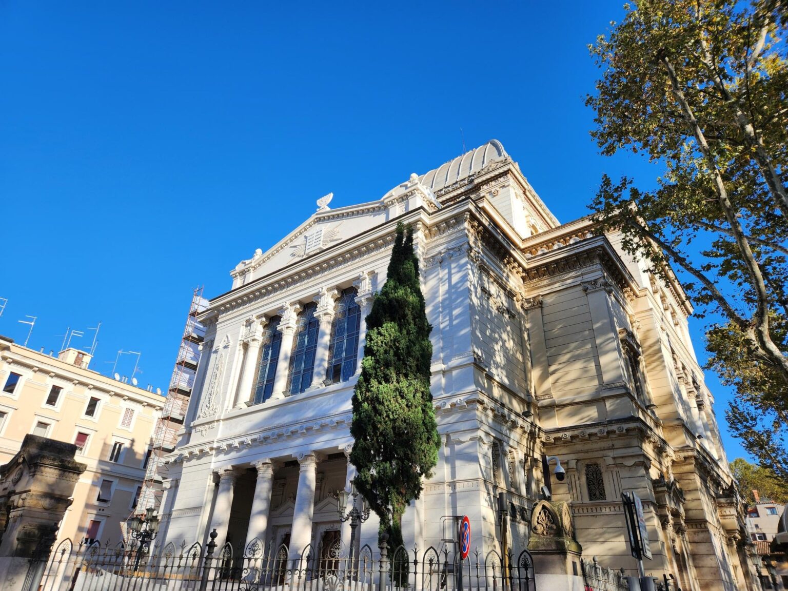 Rome in 8 Days: Walking 100 km Through a History Textbook
