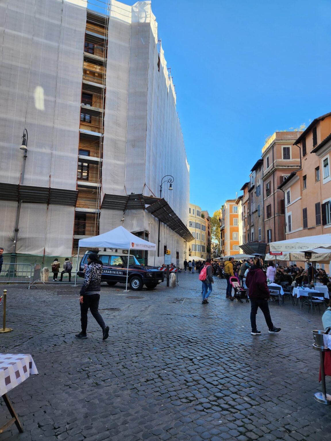 Rome in 8 Days: Walking 100 km Through a History Textbook