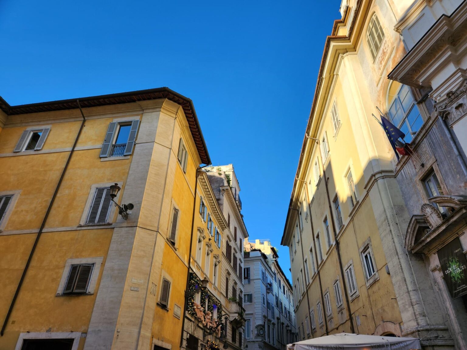 Rome in 8 Days: Walking 100 km Through a History Textbook