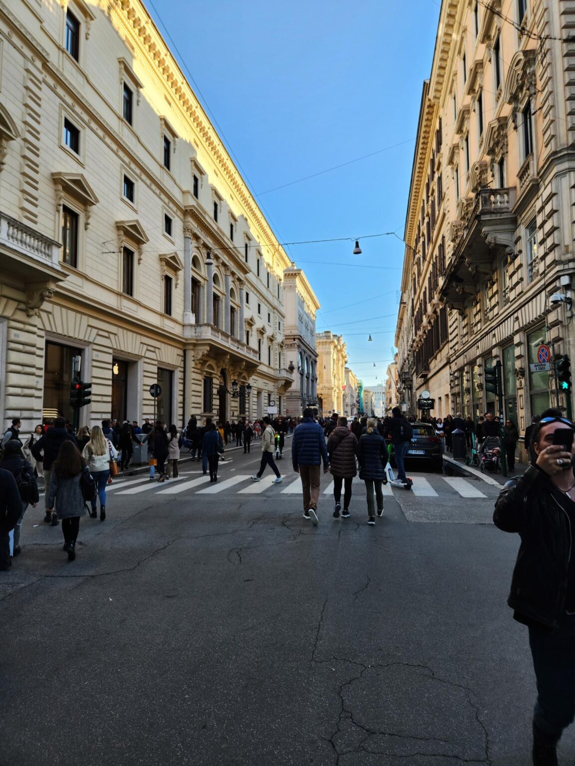 Rome in 8 Days: Walking 100 km Through a History Textbook