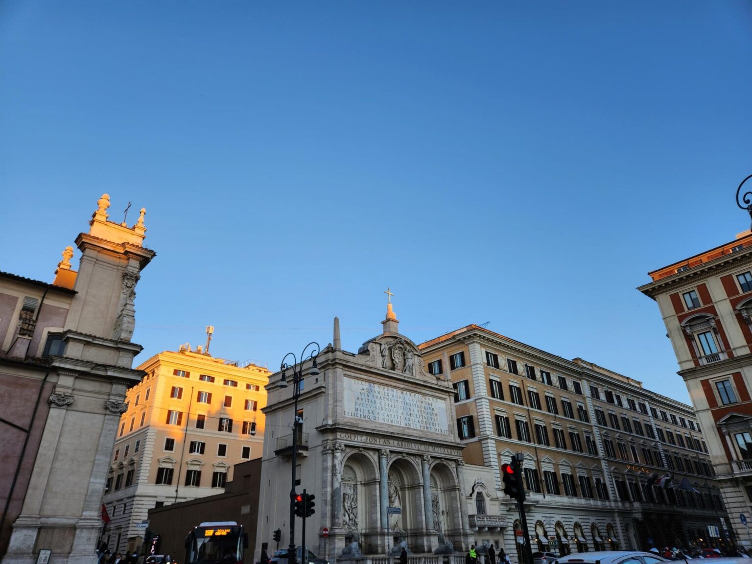Rome in 8 Days: Walking 100 km Through a History Textbook