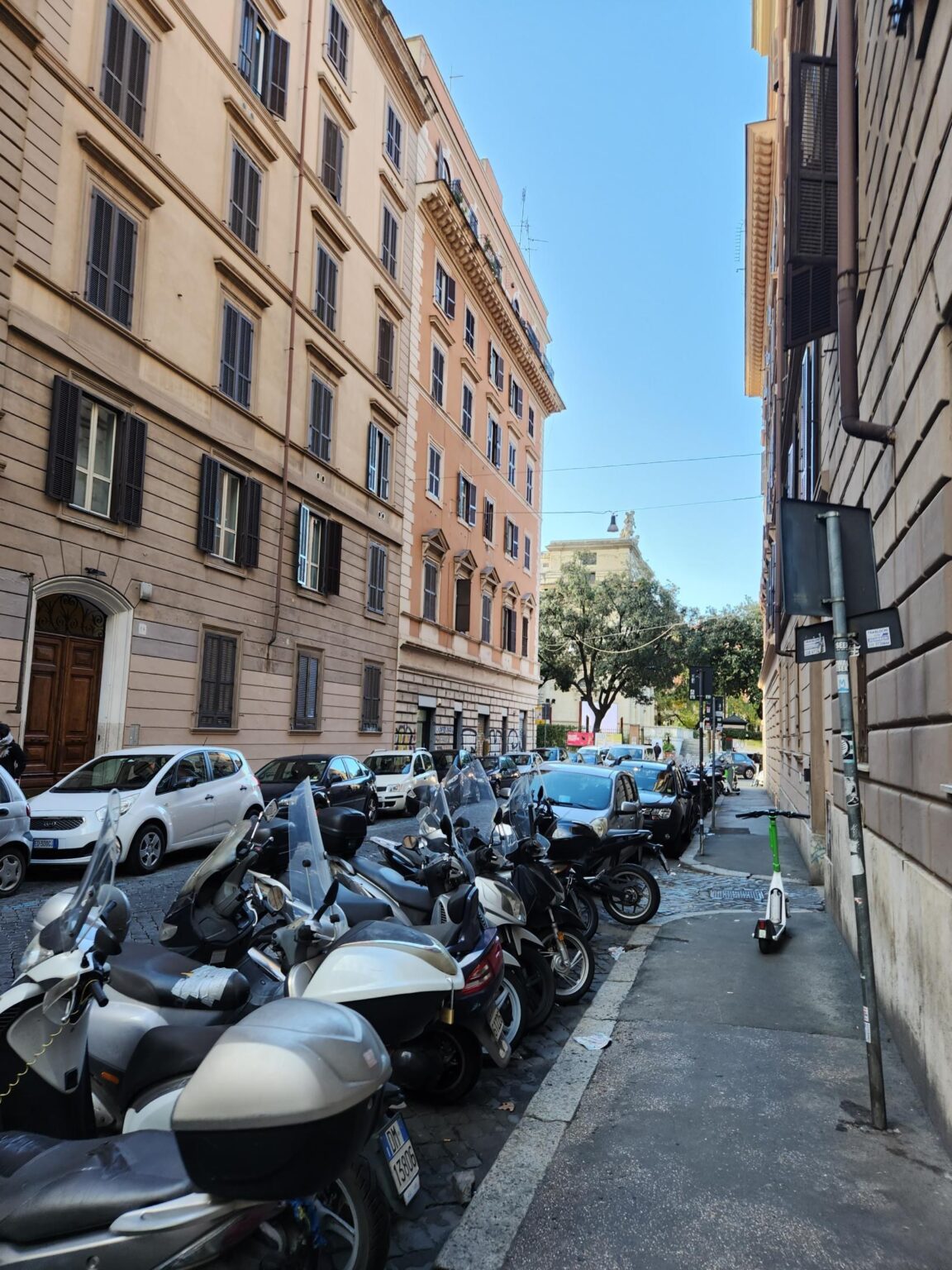 Rome in 8 Days: Walking 100 km Through a History Textbook