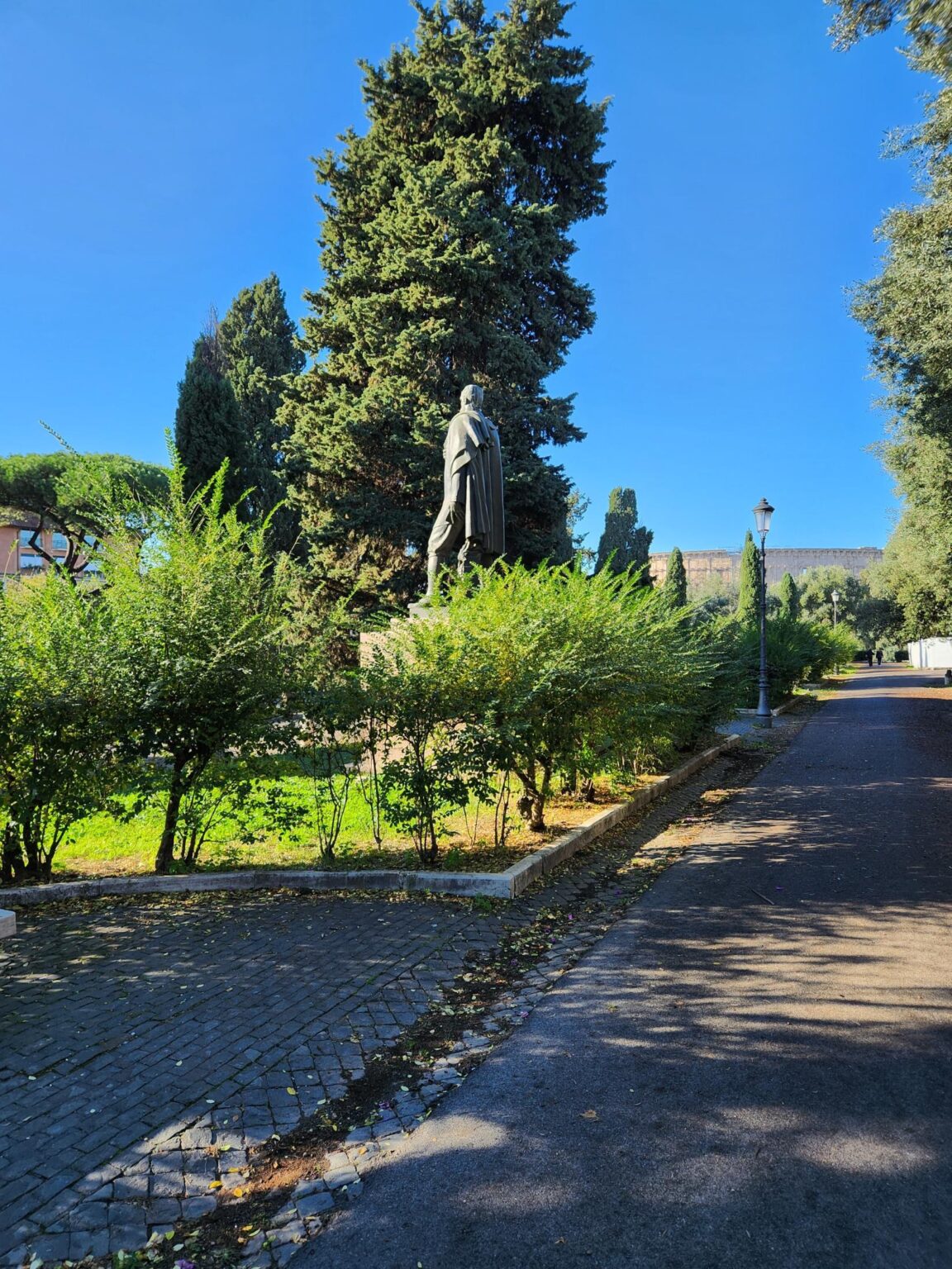 Rome in 8 Days: Walking 100 km Through a History Textbook