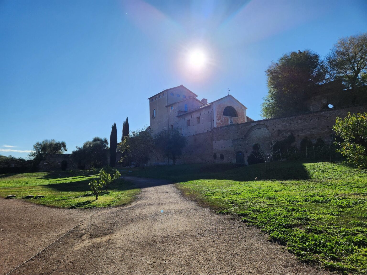 Rome in 8 Days: Walking 100 km Through a History Textbook