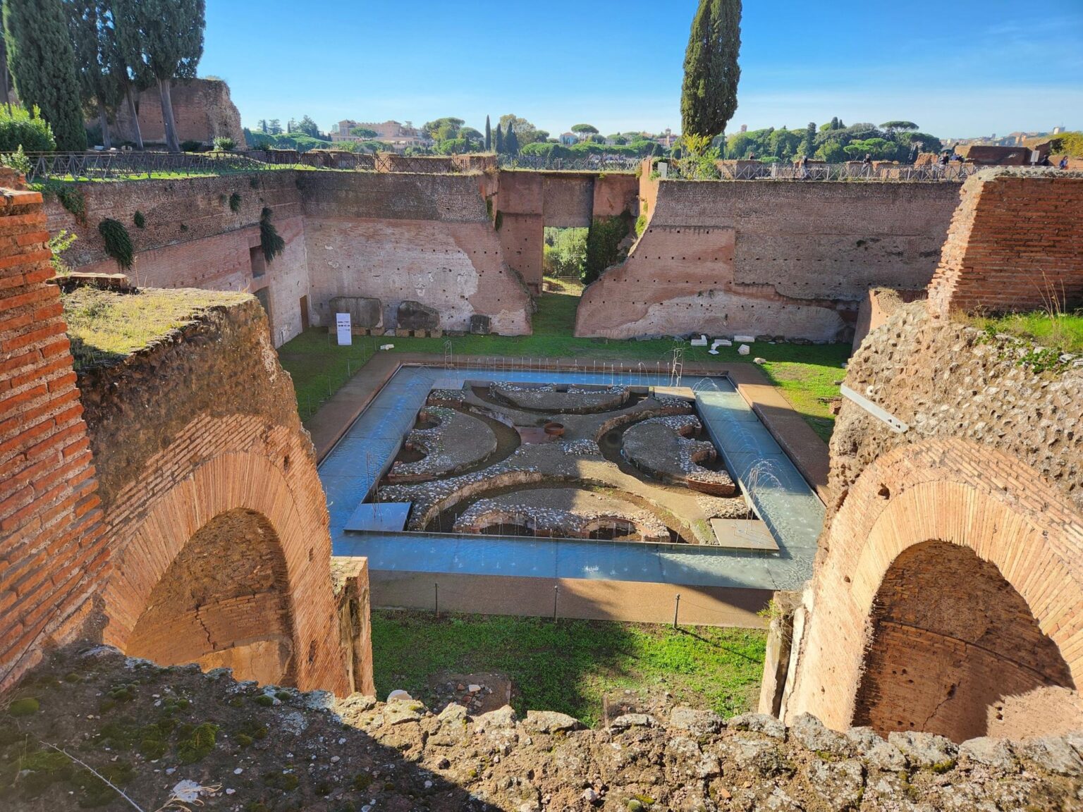 Rome in 8 Days: Walking 100 km Through a History Textbook