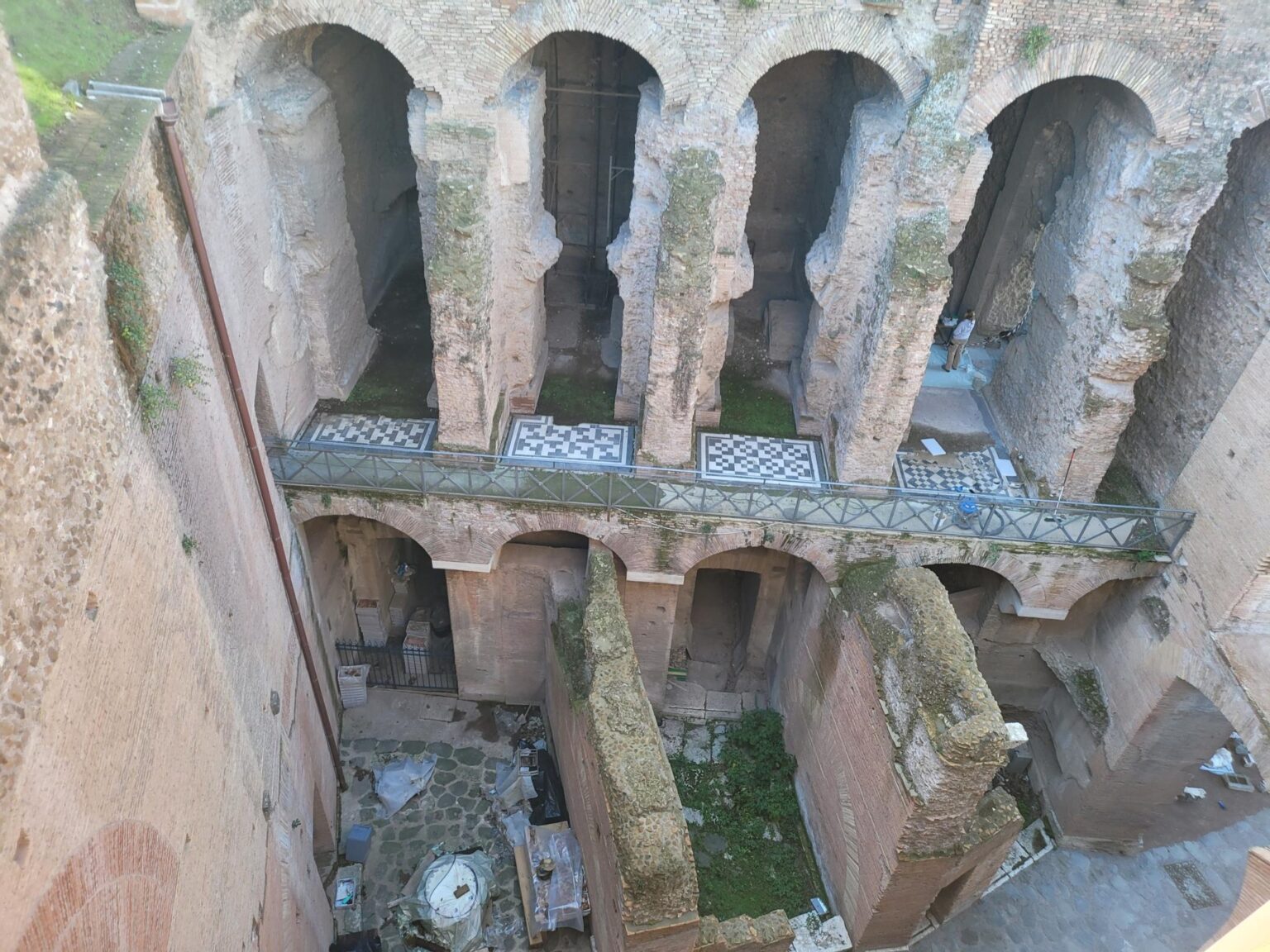 Rome in 8 Days: Walking 100 km Through a History Textbook