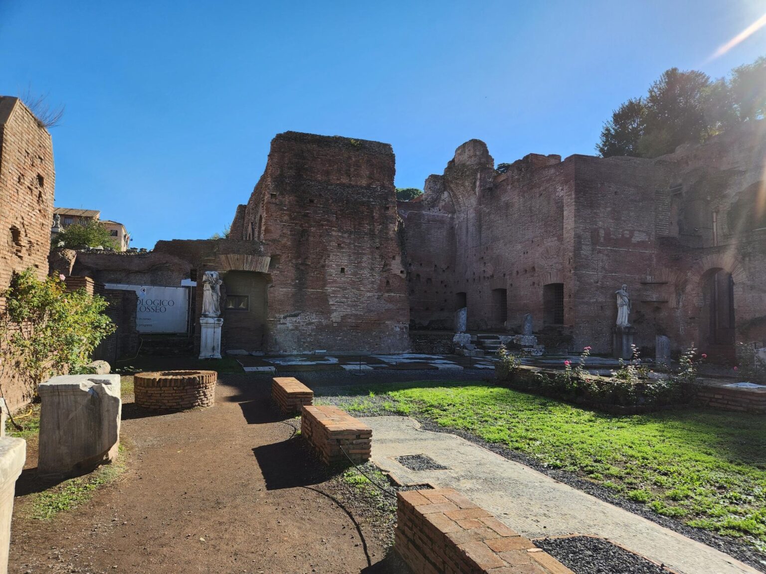 Rome in 8 Days: Walking 100 km Through a History Textbook