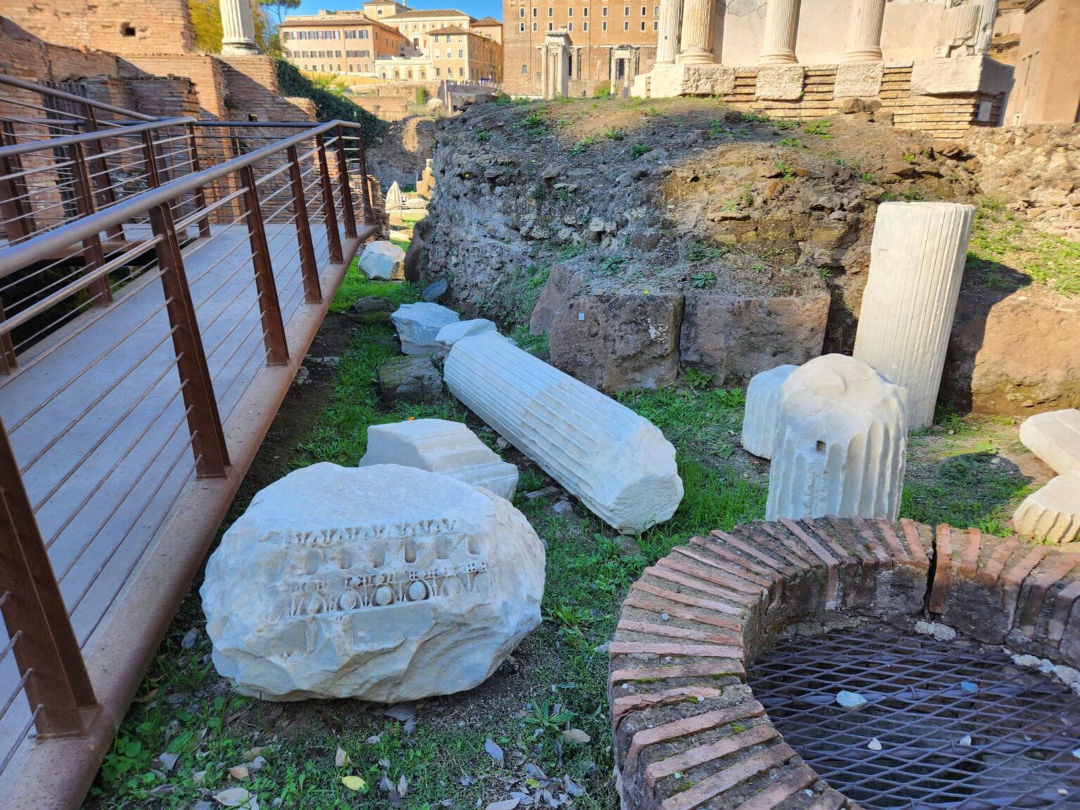Rome in 8 Days: Walking 100 km Through a History Textbook