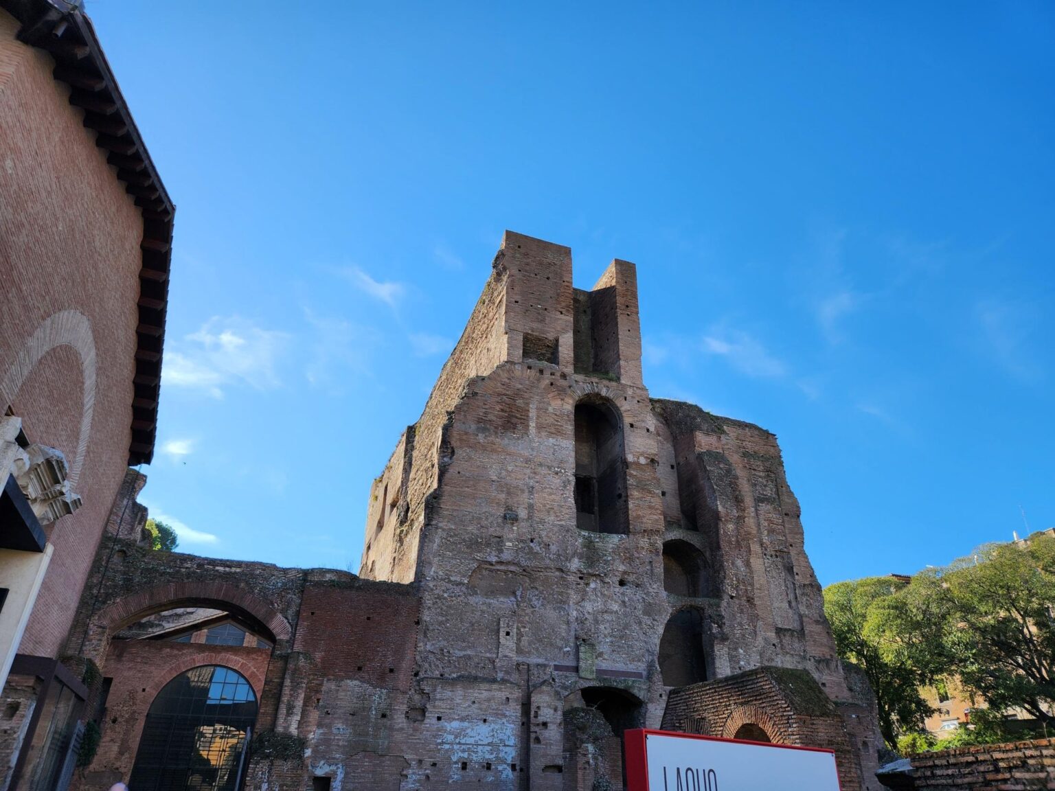 Rome in 8 Days: Walking 100 km Through a History Textbook